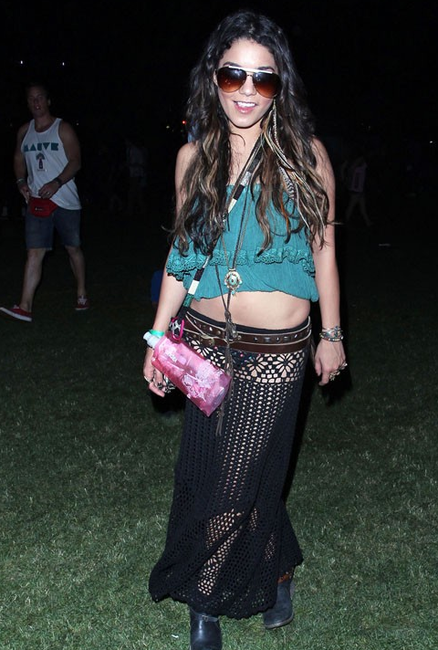  photo vanessa-hudgens-and-natalie-b-tibet-turquoise-coral-inlaid-pendant-necklace-gallery_zpsf773364c.png