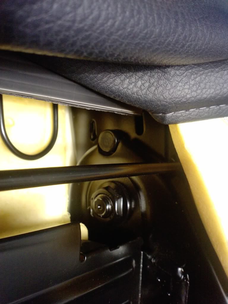 Hacer abatibles los asientos o bancos fijos