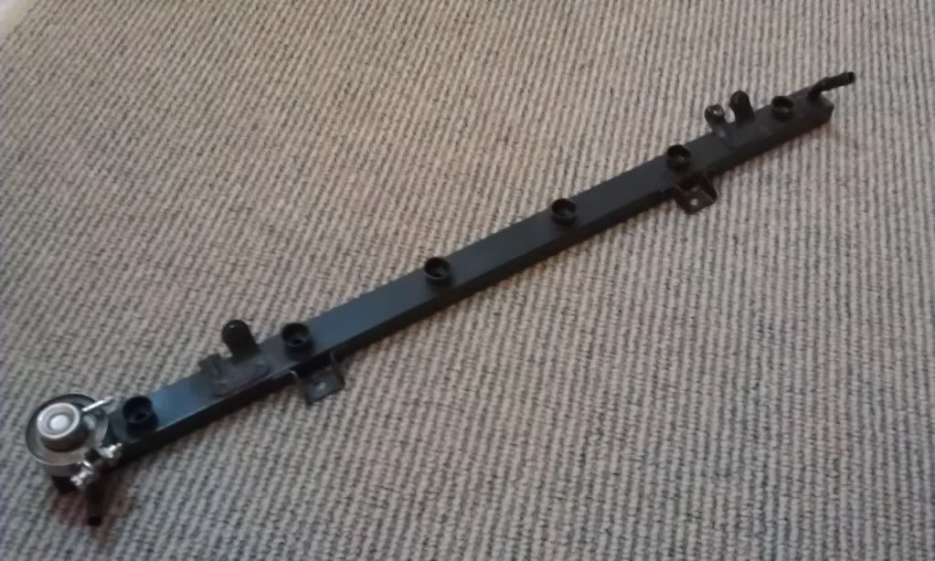 E36M5025injectionrail.jpg