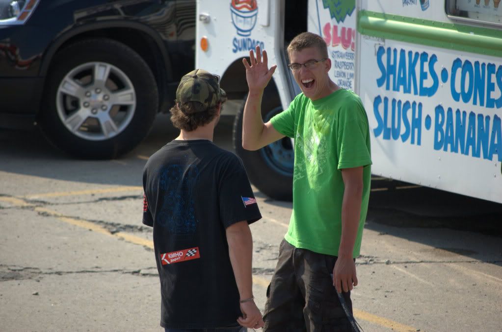 James McPhee waving hello to his dad ignoring my Hasslegren shirt!